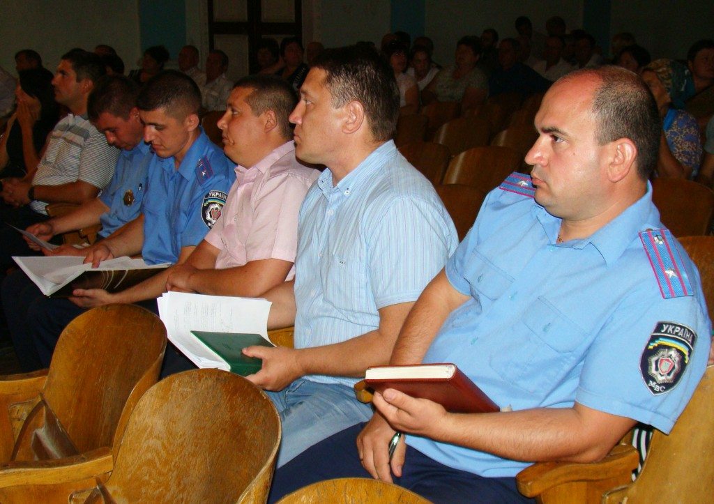 Жители Ренийского района выступают против разгула криминала и просят защиты uchastniki vstrechi v Orlovke 1024x723 - Жители Ренийского района выступают против разгула криминала и просят защиты