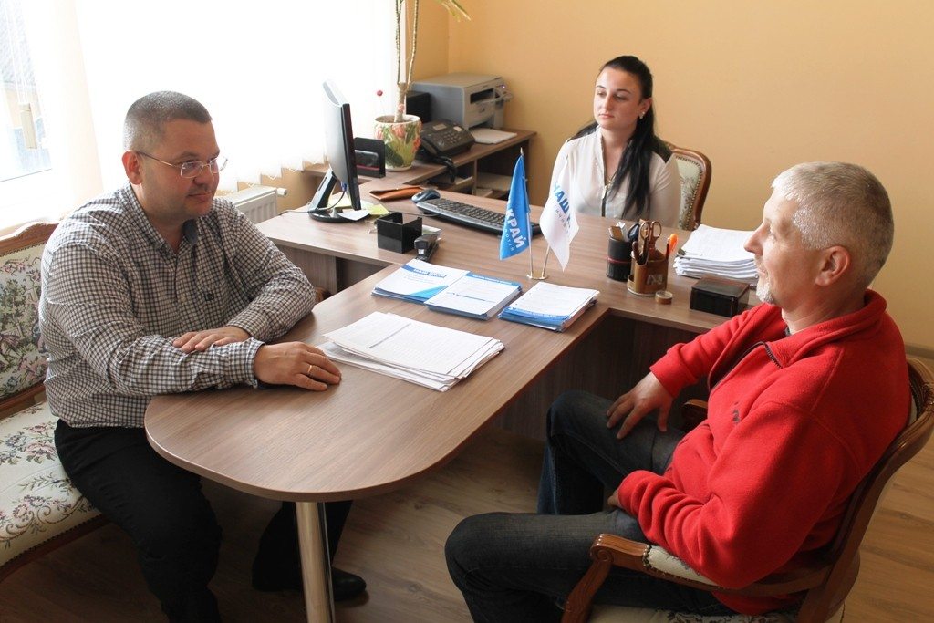 В Ужгороде начала работу общественная приемная партии «Наш край» IMG 7207 1024x683 - В Ужгороде начала работу общественная приемная партии «Наш край»