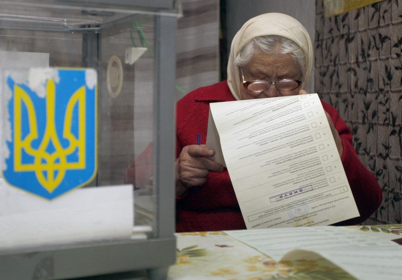 383690810 - «Наш край» попри намагання конкурентів перешкодити зареєстрували на виборах у Чернівецькій області