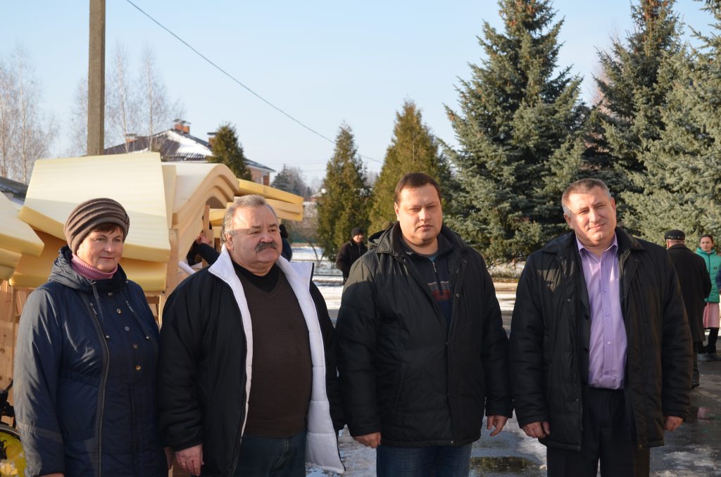 DSC 0040 1024x678 - "Наш край" передал больнице в Мене костыли, коляски, ходунки и кровати