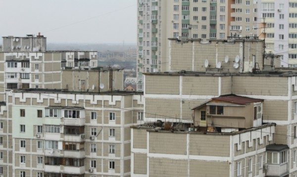 oshtrafovat za domik na kryshe 4 e1478080613138 - Кабмин решил собрать с каждого жителя многоэтажки дополнительных 100 грн - «Наш край»