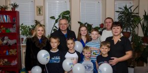 DSC0581 900x444 300x148 - "Наш край" подарил бытовую технику приемным семьям Покровска