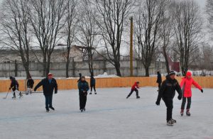 За підтримки “Нашого краю” у Сосниці відкрито ковзанку DSC0123 300x196 - За підтримки “Нашого краю” у Сосниці відкрито ковзанку