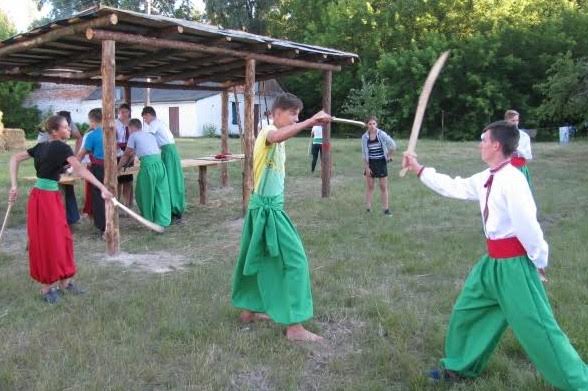 190 - «Наш край» поддержал молодежный лагерь
