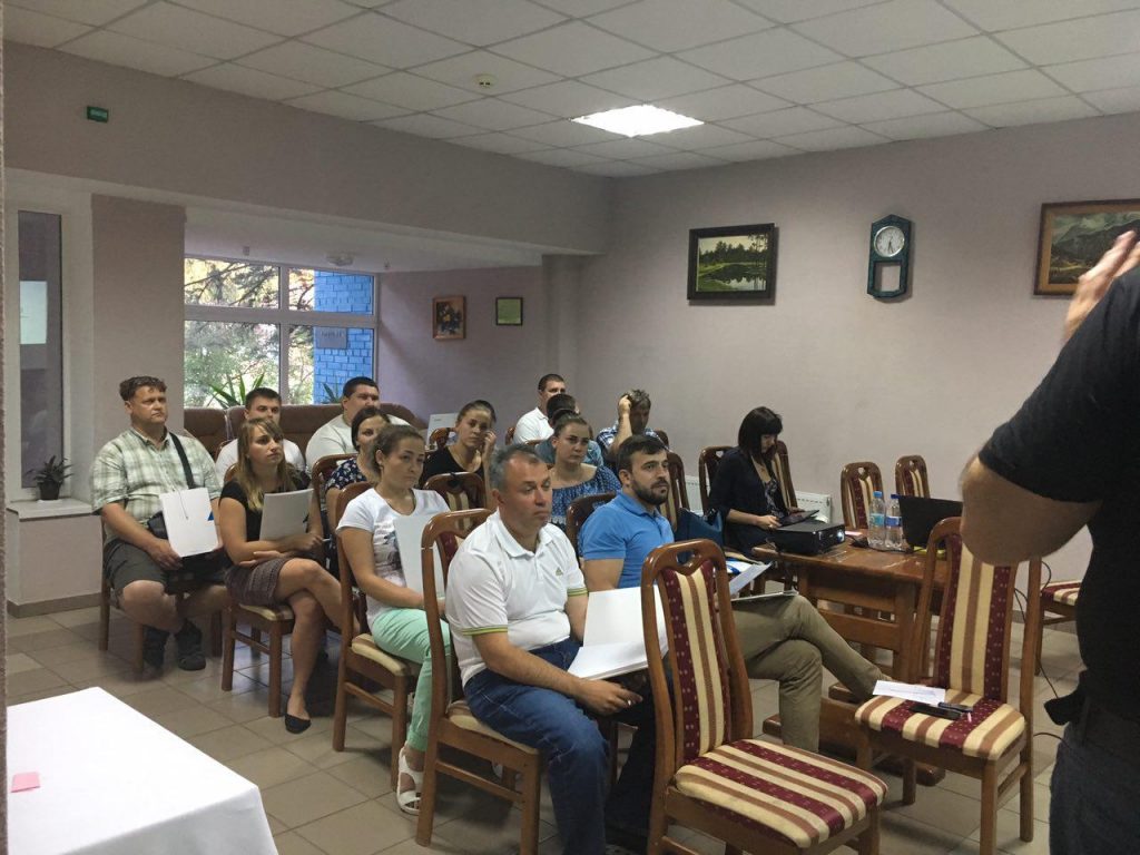 photo 2017 09 15 12 49 32 1024x768 - Партійці із усієї України обмінюються досвідом на навчальному семінарі на Донеччині