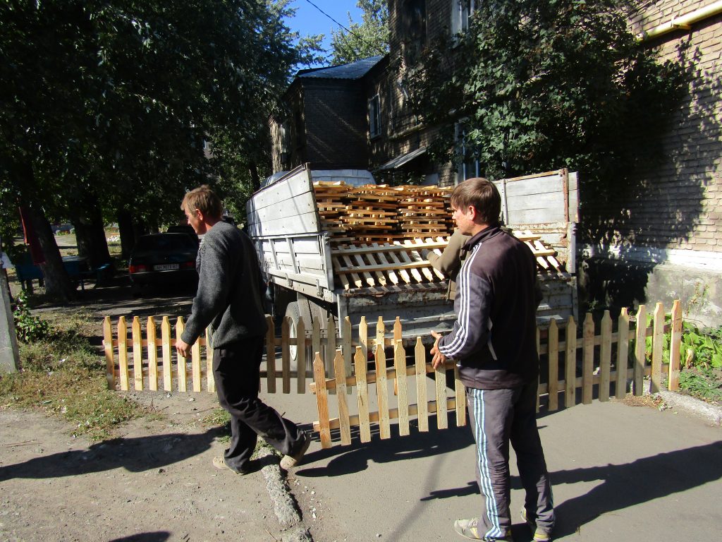 В Родинском «Наш край» начал новый этап благоустройства города 3 1024x768 - В Родинском «Наш край» начал новый этап благоустройства города
