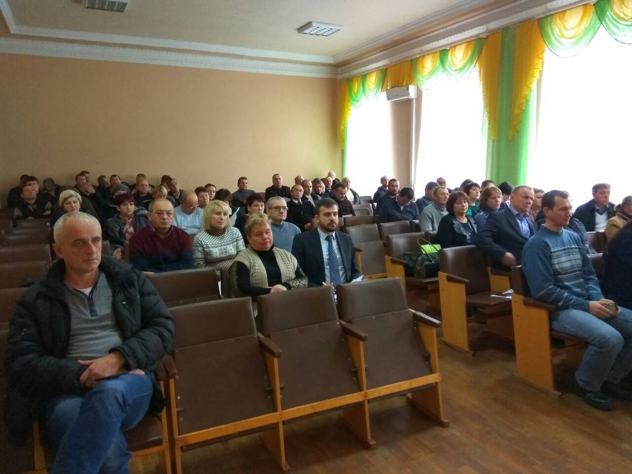 сесія - «Наш край» в Ічнянській райраді вимагає відшкодування пільгових перевезень залізницею у районі