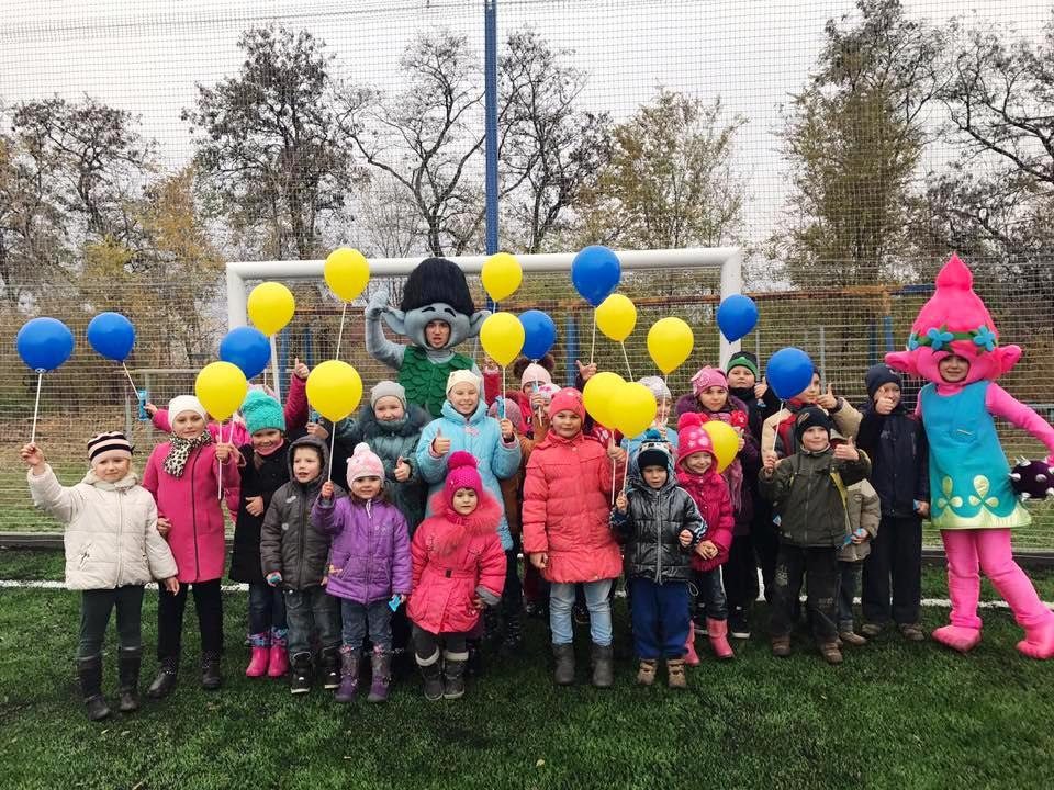 1 - Мешканцям Дніпра - нове футбольне поле!