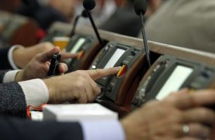 unnamed file 1 306x200 - Рада поддержала требования "Нашего края" и отложила отмену НДС на экспорт сои и рапса