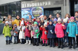 детям от депутата партии НАШ КРАЙ 2 306x200 - Депутат от “Нашего края” сделал подарок юным артистам Арцизского района