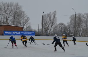 DSC 0858 306x200 - В Носовке при поддержке «Нашего края» открыли ледовую площадку