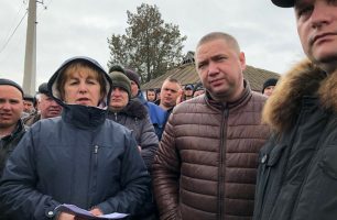 29693878 2015310522041699 1224202673 o 306x200 - «Наш край» поддерживает жителей Еланецкого района в их требовании немедленно обеспечить ремонт трассы Н-14