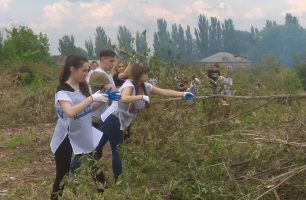 IMG 20180517 161710 306x200 - По инициативе Олега Недавы в Славянске убрали центр города