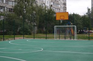 DSC 0925 306x200 - В Чернигове при поддержке «Нашего края» построена спортивная площадка