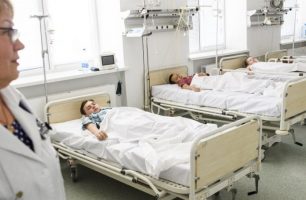 otruyennya 306x200 - «Наш край»: Правительство не гарантирует безопасность детей – начались массовые отравления в летних лагерях
