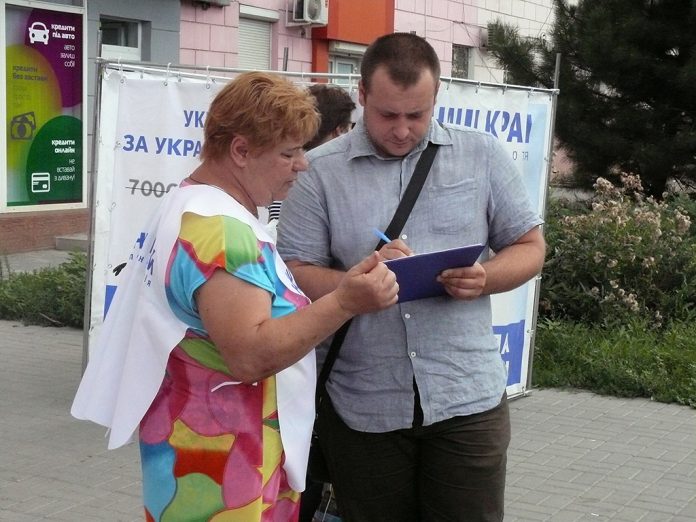Foto 696x522 - В Запоріжжі «Наш край» зібрав 100 тисяч підписів проти підвищення ціни на газ, - Сергій Кальцев