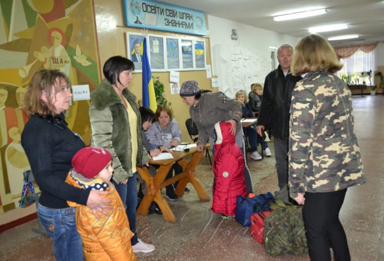 Ichnya foto - «Наш край» помогает пострадавшим от взрывов в Ичне