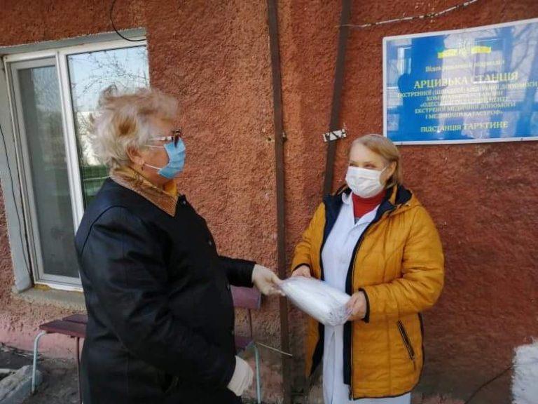 90873837 1047419968977858 796282044710649856 n - «Наш край» в Одесской области передал медикам 3000 защитных масок