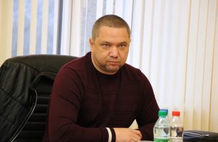 YUryy Kormyshkyn 306x200 - «Правительство и местные чиновники уничтожают медицинскую отрасль области», - «Наш край» требует разработать местную программу сохранения сети лечебных учреждений