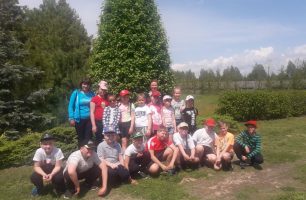 Gorodnya dity 3 306x200 - В Городне дети посетили центр декоративного растениеводства