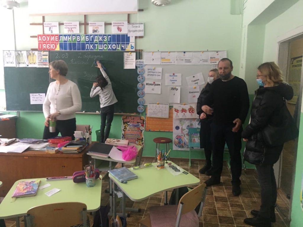 В Чернигове «Наш край» ставит вопрос о необходимости ремонта санузлов учебно-реабилитационного центра №1 sluh 4 1024x768 - В Чернигове «Наш край» ставит вопрос о необходимости ремонта санузлов учебно-реабилитационного центра №1