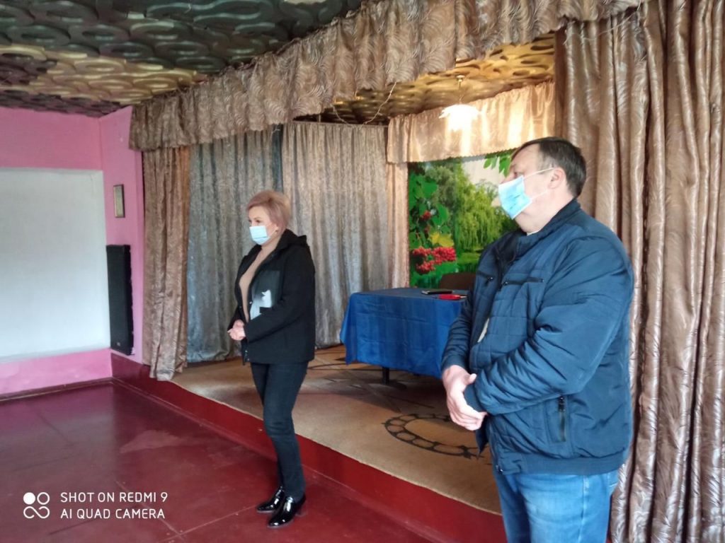 Председатель Мыропольского поселкового совета от "Нашего края" встретилась с жителями общины для решения актуальных вопросов photo 2021 04 08 11.50.53 1024x768 - Председатель Мыропольского поселкового совета от "Нашего края" встретилась с жителями общины для решения актуальных вопросов