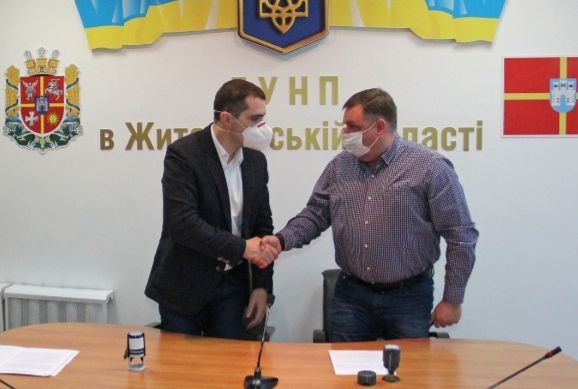 photo 2021 04 14 10.46.03 - Чудновский мэр от "Нашего края" подписал Меморандум о партнерстве и сотрудничестве с Главным управлением Национальной полиции в Житомирской области