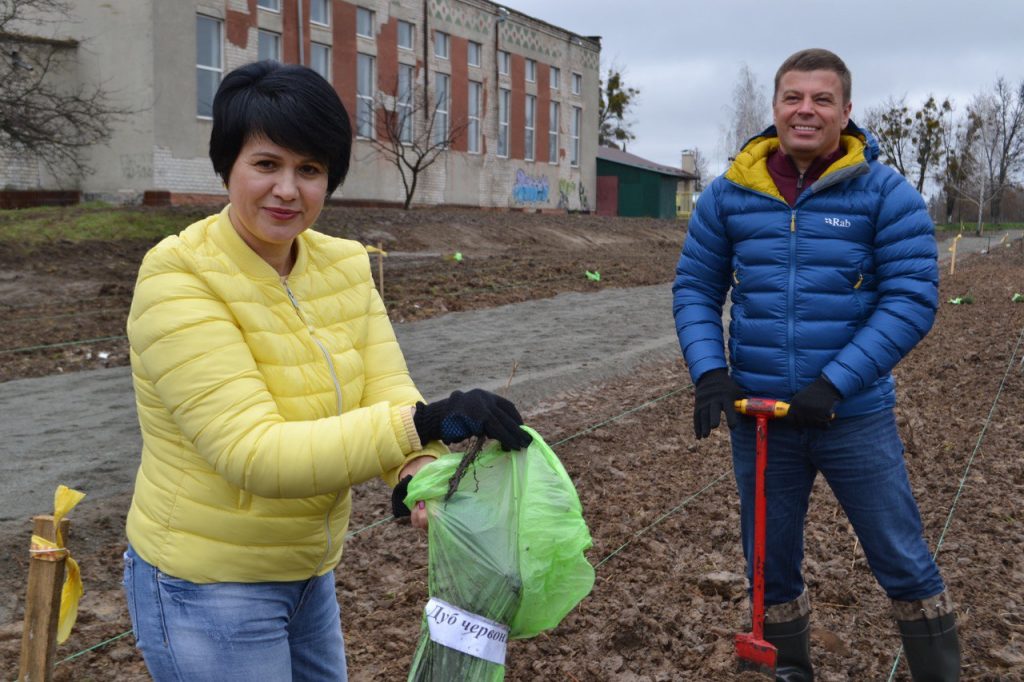 "Наш край" присоединился к закладке нового сквера в Малине photo 2021 04 19 11.01.58 1024x682 - "Наш край" присоединился к закладке нового сквера в Малине