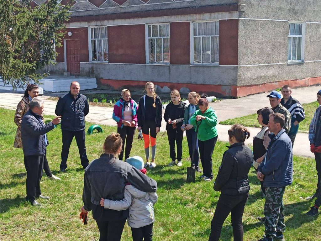 photo 2021 04 30 14.15.01 1024x769 - За сприяння депутатів від "Нашого краю" на Малинщині з' явилася &laquo;Алея випускників"