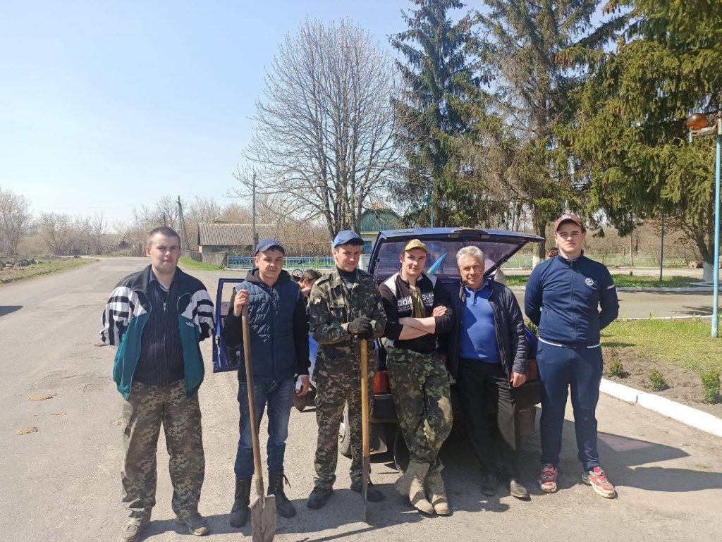 photo 2021 04 30 14.15.07 1024x769 - За сприяння депутатів від "Нашого краю" на Малинщині з' явилася &laquo;Алея випускників"