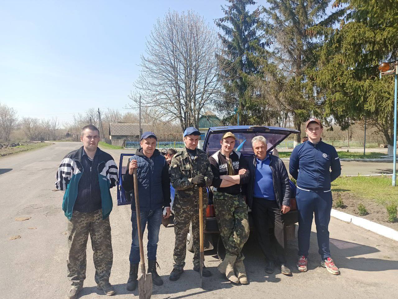 photo 2021 04 30 14.15.07 - За сприяння депутатів від "Нашого краю" на Малинщині з' явилася «Алея випускників"