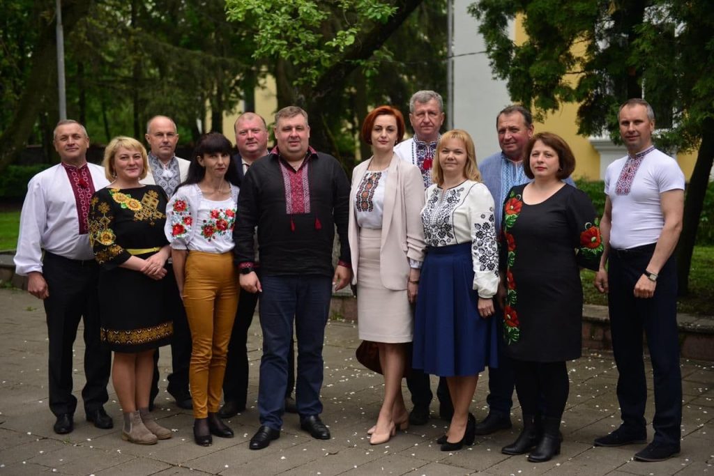 Депутати від «Нашого краю» на Житомирщині відзначили День вишиванки (фото) photo 2021 05 21 14 56 26 1024x683 - Депутати від «Нашого краю» на Житомирщині відзначили День вишиванки (фото)