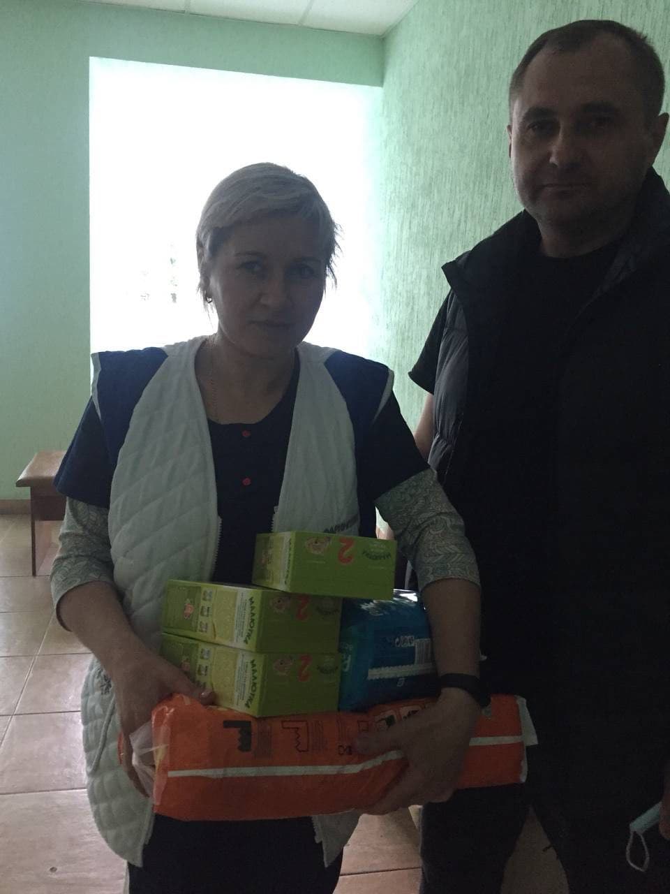 01 06 novost zhytomyr mnogodetnыe semy - "Наш край" с подарками посетил многодетные семьи Житомирщины