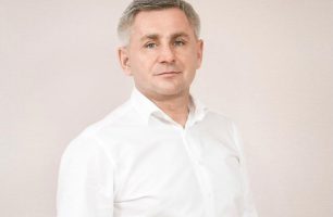 03 06 novost zhytomyr bolnycza glav 306x200 - Депутат от "Нашего края" на Житомирщине помог усовершенствовать Любарскую районную больницу