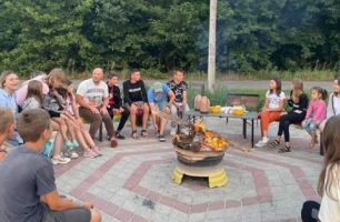 22 07 kyevshhyna 306x200 - По инициативе «Нашего края» в Мирче появилась территория для отдыха молодежи