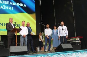10 08 zhytomyr 306x200 - В Житомирской области с размахом отпраздновали День строителя