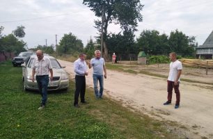 17 08 zhytomyr 306x200 - Депутат от «Нашего края» предоставит технику для ремонта дорог в Житомирской области
