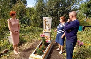01 09 zhytomyr 2 306x200 - За счет депутата от «Нашего края» на Житомирщине установили памятник воину-танкисту