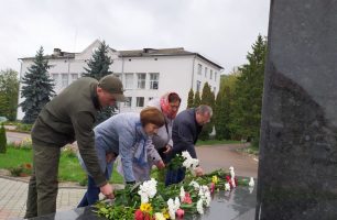 23 09 zhytomyr 1 306x200 - В День партизанской славы депутаты от «Нашего края» на Житомирщине почтили погибших