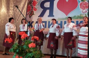 23 09 zhytomyr 2 306x200 - Депутаты от «Нашего края» поздравили жителей Калиновки на Житомирщине с Днем села