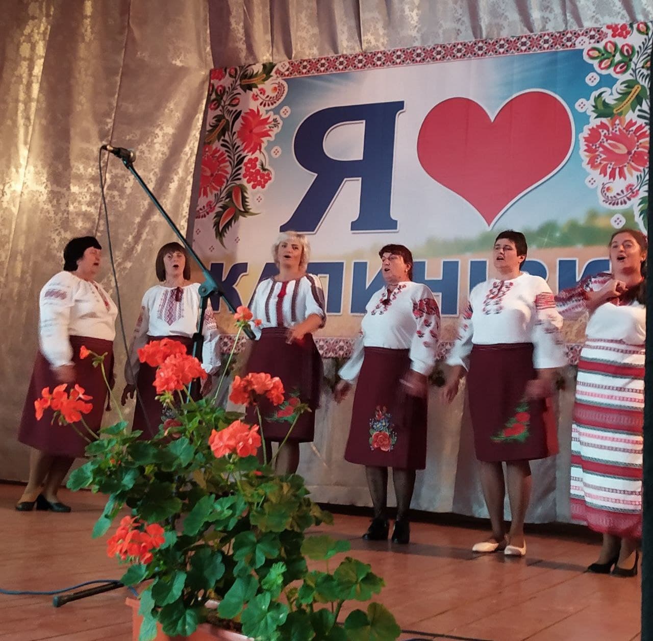 23 09 zhytomyr 2 - Депутаты от «Нашего края» поздравили жителей Калиновки на Житомирщине с Днем села
