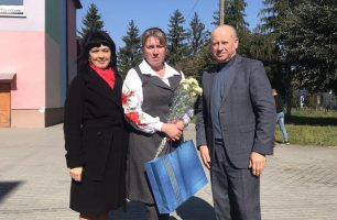 01 10 zhytomyr 3 306x200 - Депутат від «Нашого краю» привітав дітей з прийомних родин у Романові
