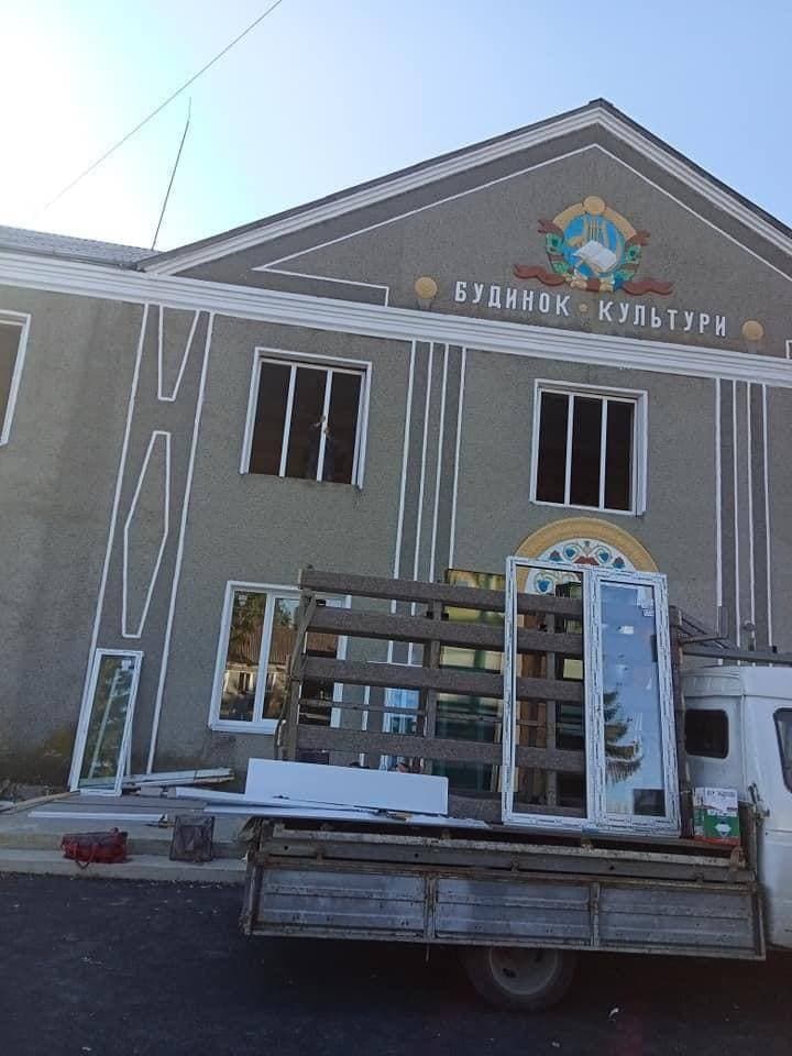 07 10 zhytomyr - Депутат от «Нашего края» подарил дому культуры на Житомирщине новые окна