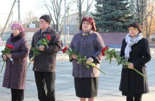 28 10 zaporozhe 306x200 - В Запорожской области почтили память освободителей Украины