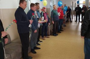 den zahysnyka vijskovyj gospital 306x200 - Активісти «Нашого краю» привітали воїнів АТО в Житомирському обласному шпиталі