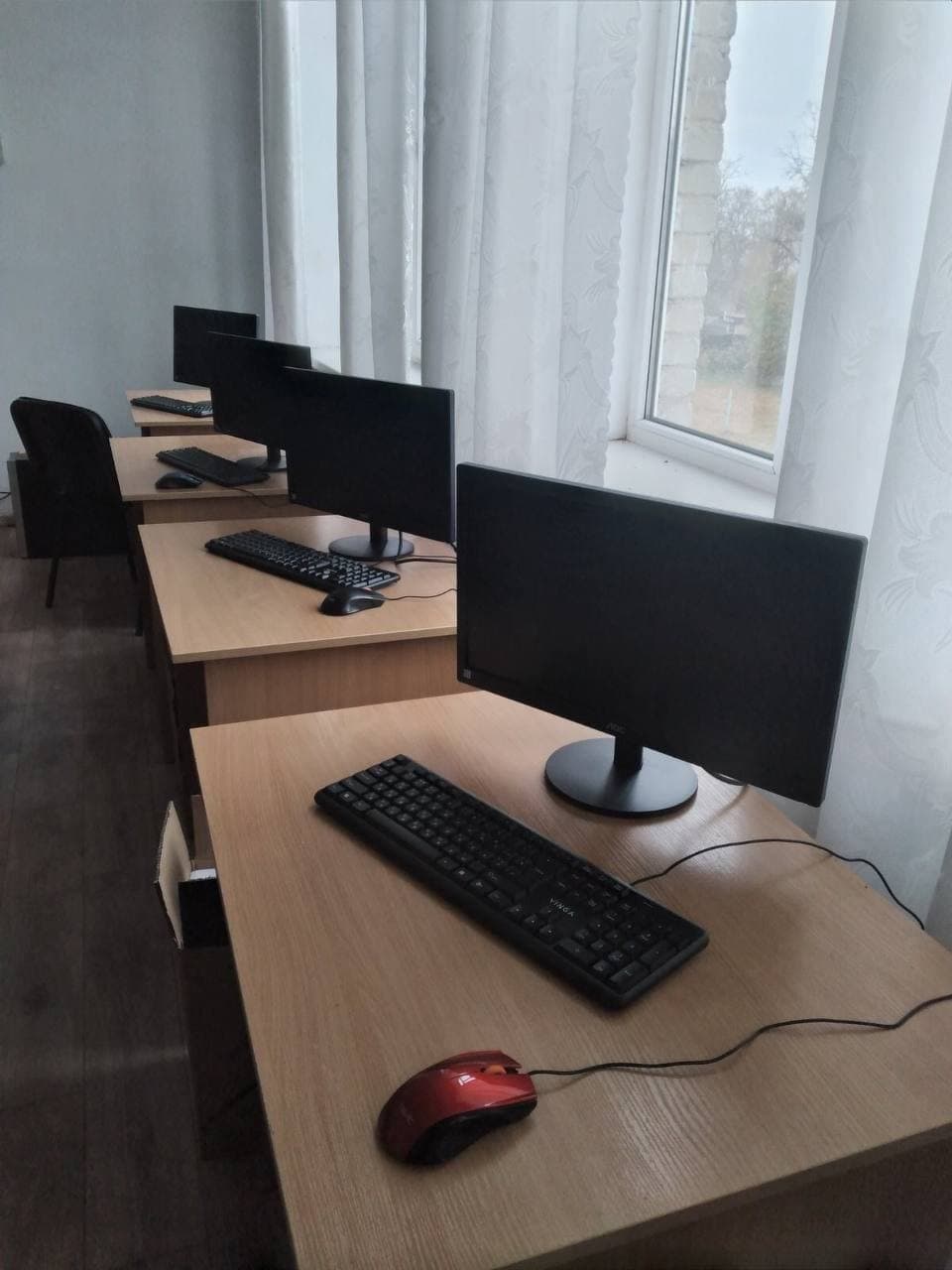 zhytomyr ynventar 2 - Депутати від «Нашого краю» посприяли закупці техніки та інвентаря для шкіл Житомирщини