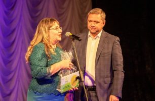 agrariyi 306x200 - Каждый третий доллар в стране – аграрный»: Юрий Кормышкин поздравил коллектив «Золотого колоса» с праздником