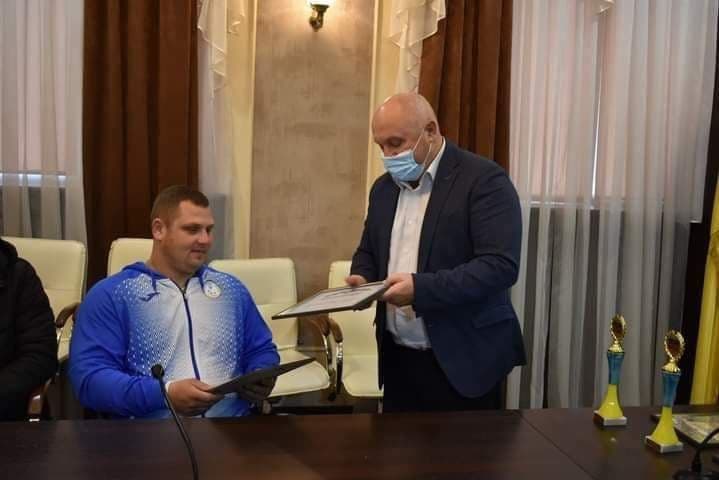 chempion - У «Нашому краї» на Житомирщині привітали чемпіонів з армспорту