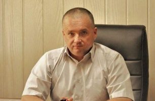 dopomoga drovamy 306x200 - Депутат от «Нашего края» помог пенсионерам Житомирской области с дровами