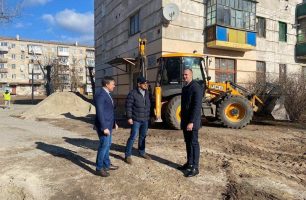 trotuary luganshhyna 306x200 - В Рубежном на Луганщине силами «Нашего края» отремонтировали тротуары